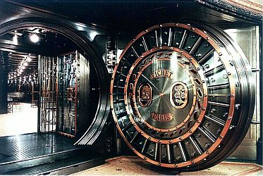 A Fichet-Bauche bank vault door