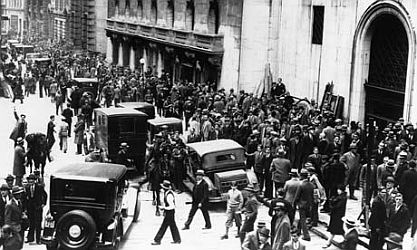 Crowds on Wall Street on day of 1929 crash.