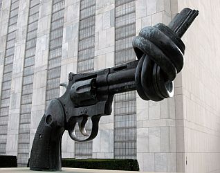 UN peace sculpture-knotted gun.